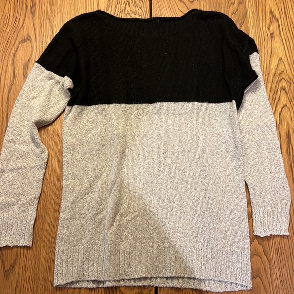 Gap Sweater - Picture 2 of 2
